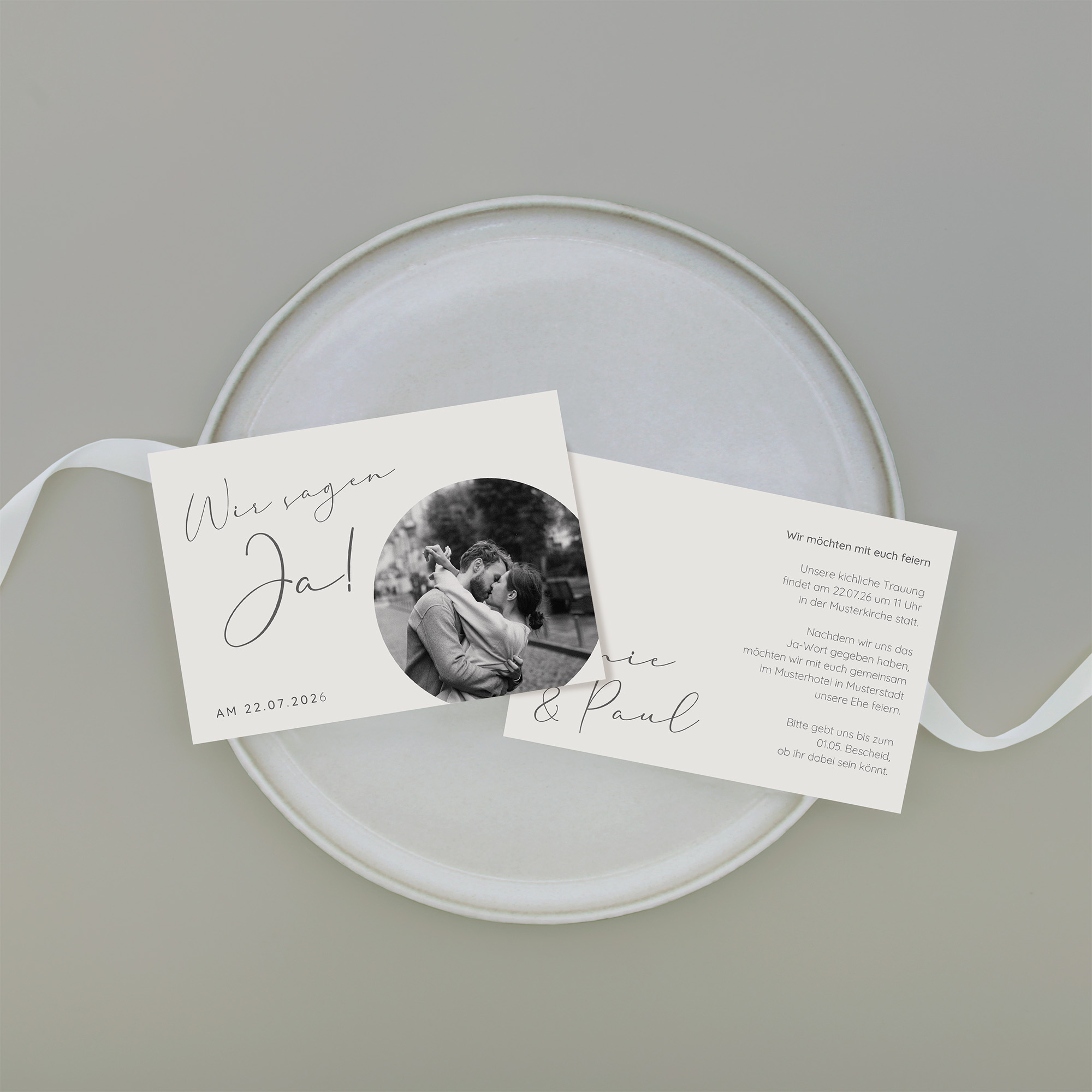 Postkarte DIN A6 im Querformat - Minimalistisch "Paris"