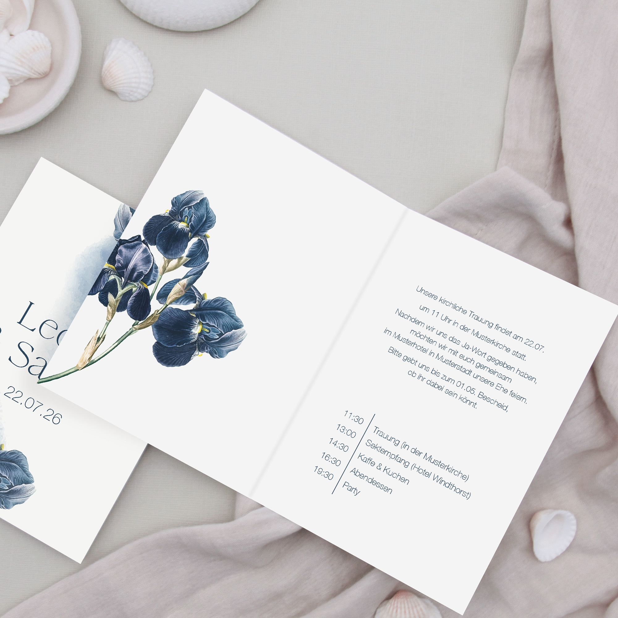 Klappkarte DIN A6 im Hochformat - Floral "Blue Petal"