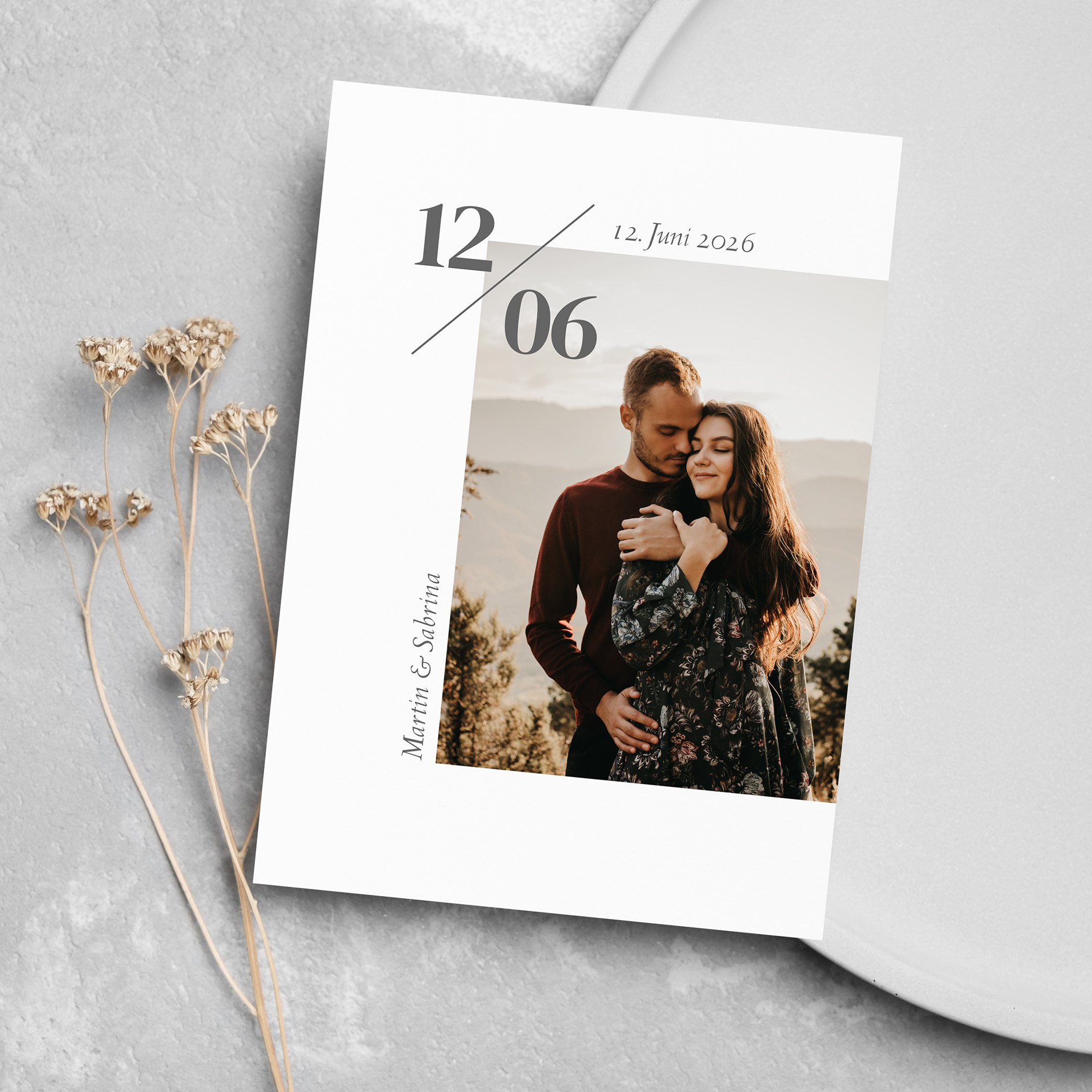 Postkarte DIN A6 im Hochformat - Minimalistisch "Helsinki"