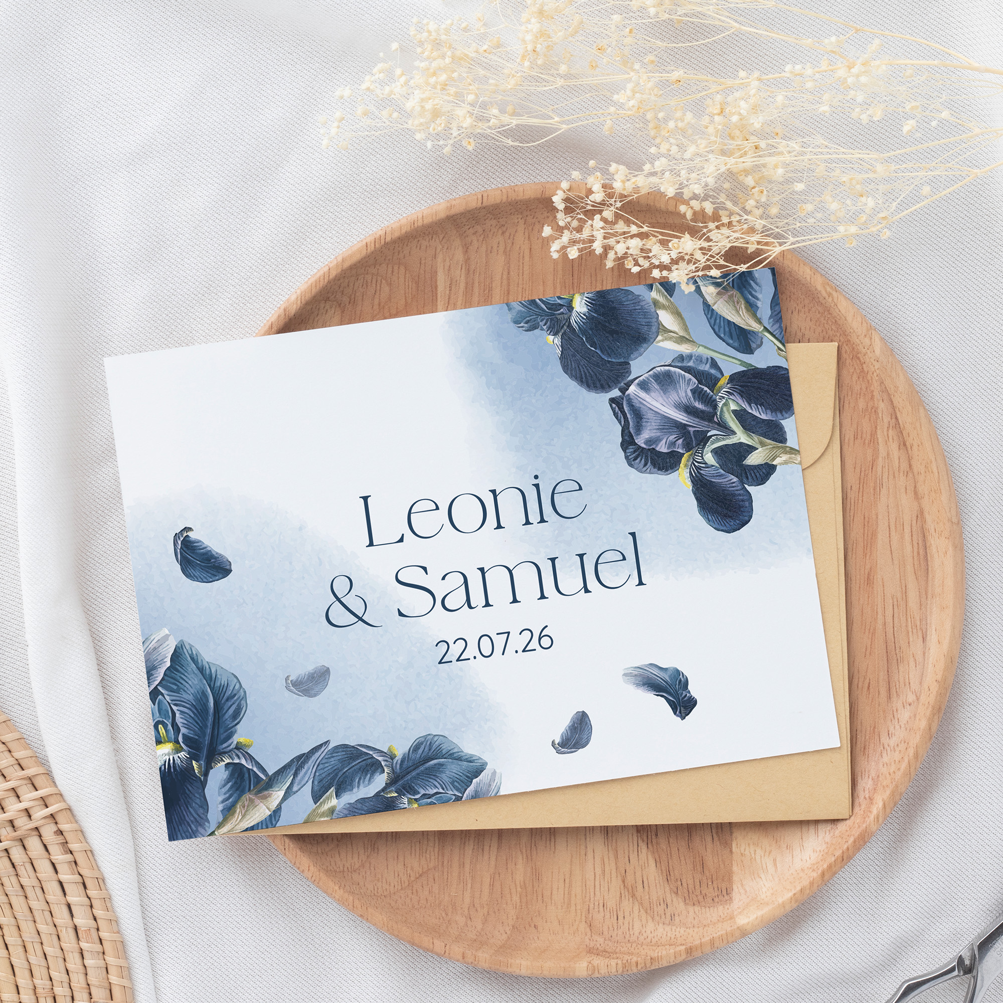 Postkarte DIN A6 im Querformat - Floral "Blue Petal"