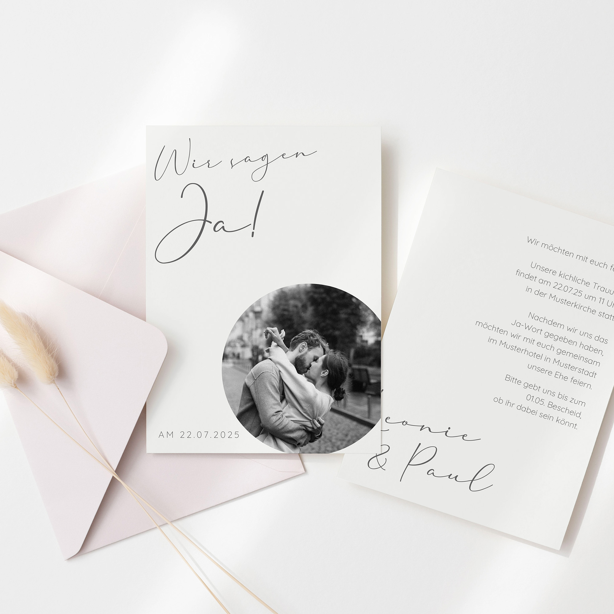 Postkarte DIN A6 im Hochformat - Minimalistisch "Paris"