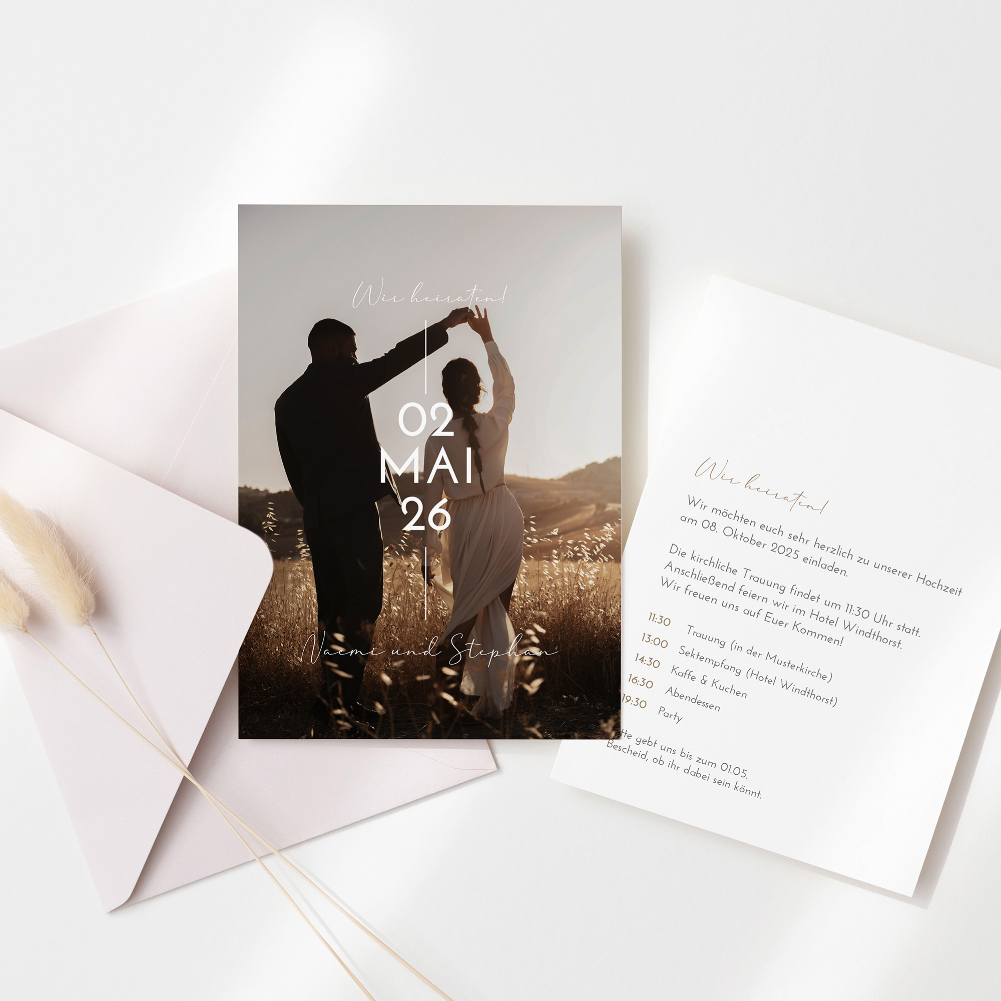 Postkarte DIN A6 im Hochformat - Minimalistisch "Still Lines"