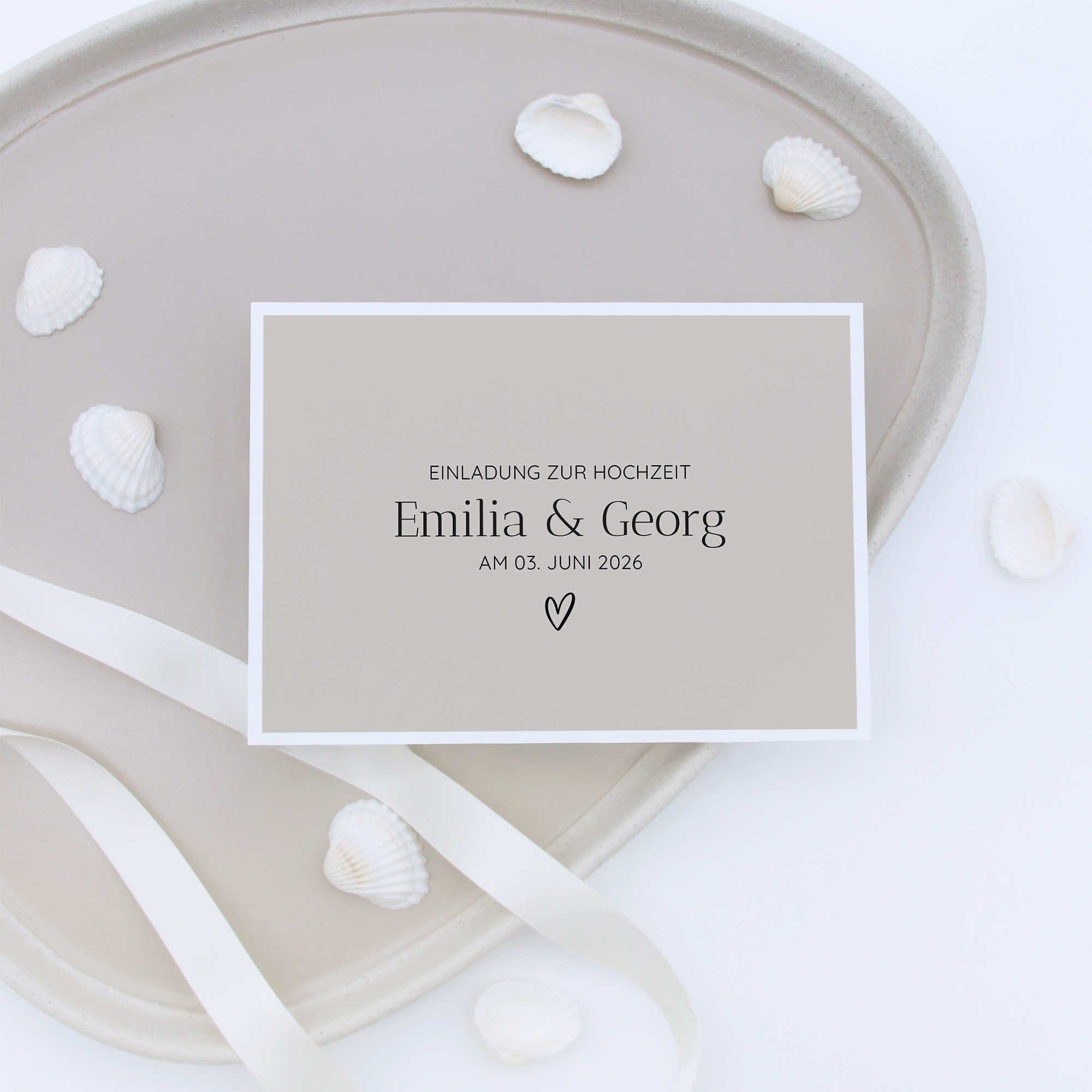 Postkarte DIN A6 im Querformat - Minimalistisch "Latte Macchiato"