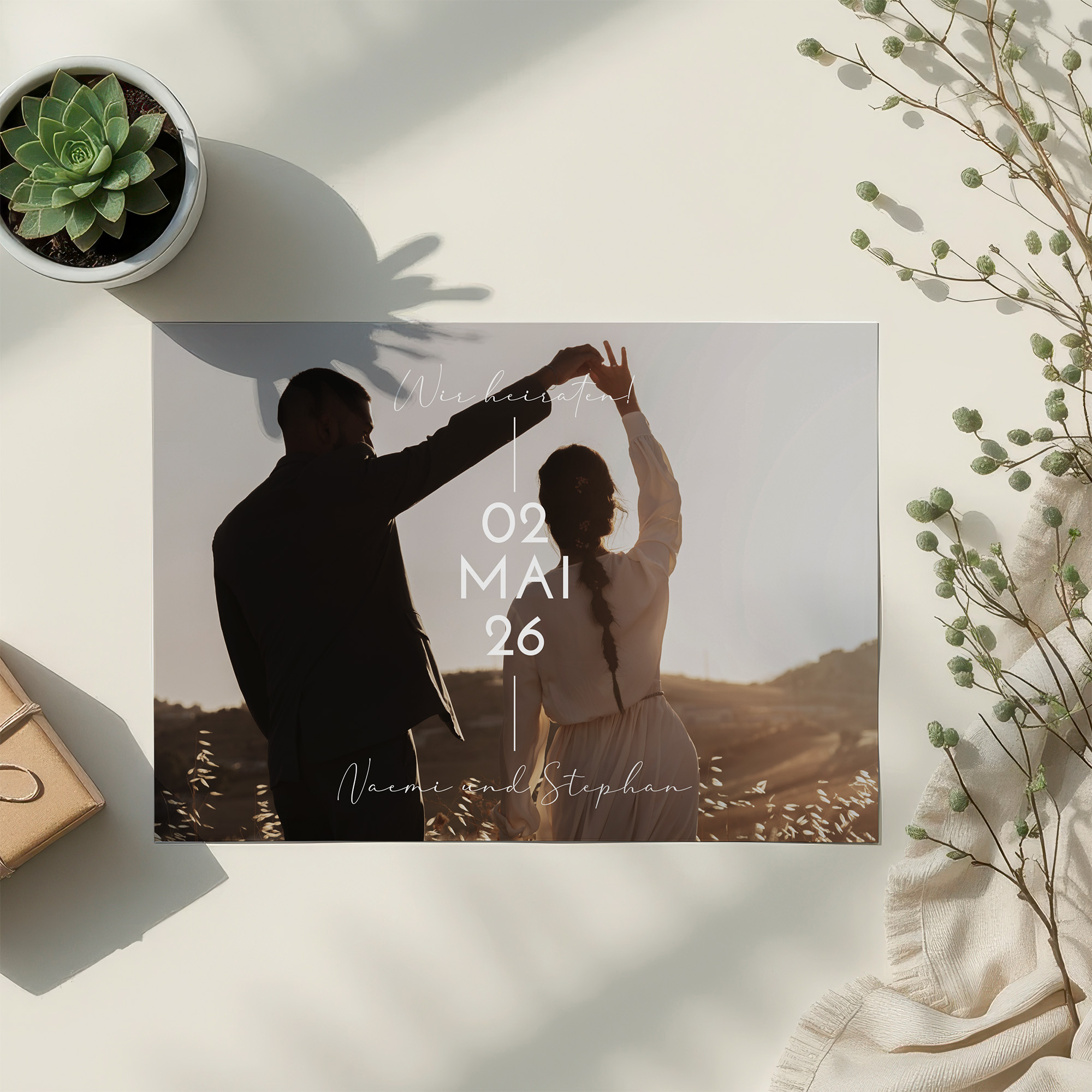 Postkarte DIN A6 im Querformat - Minimalistisch "Still Lines"